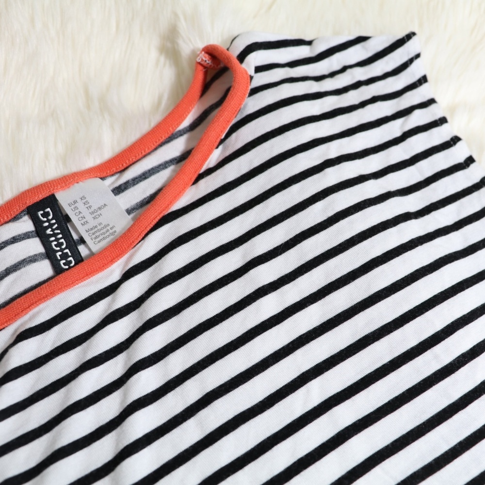 Black and white tank-top/ t-shirt / divided